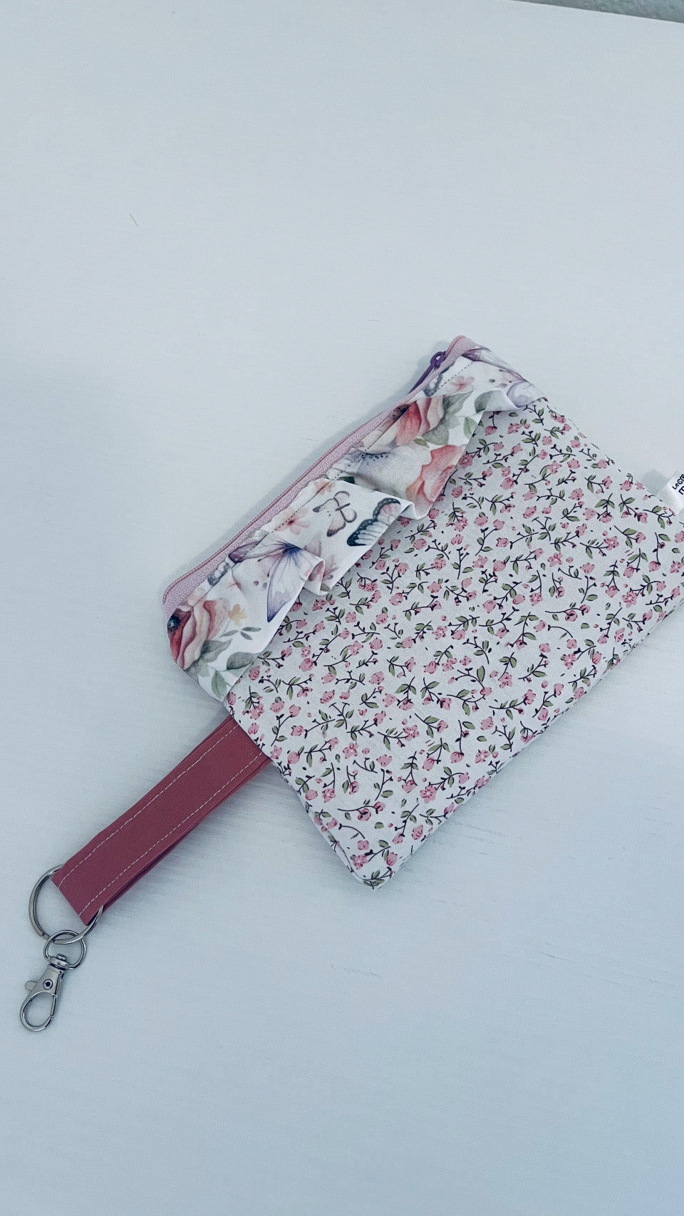 Mini flat portachiavi fiorellini rosa farfalle - pronta consegna