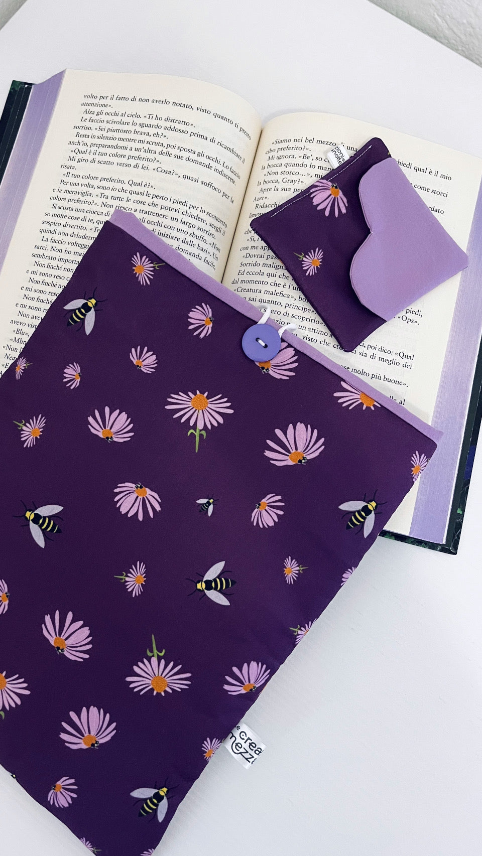 Booksleeve large