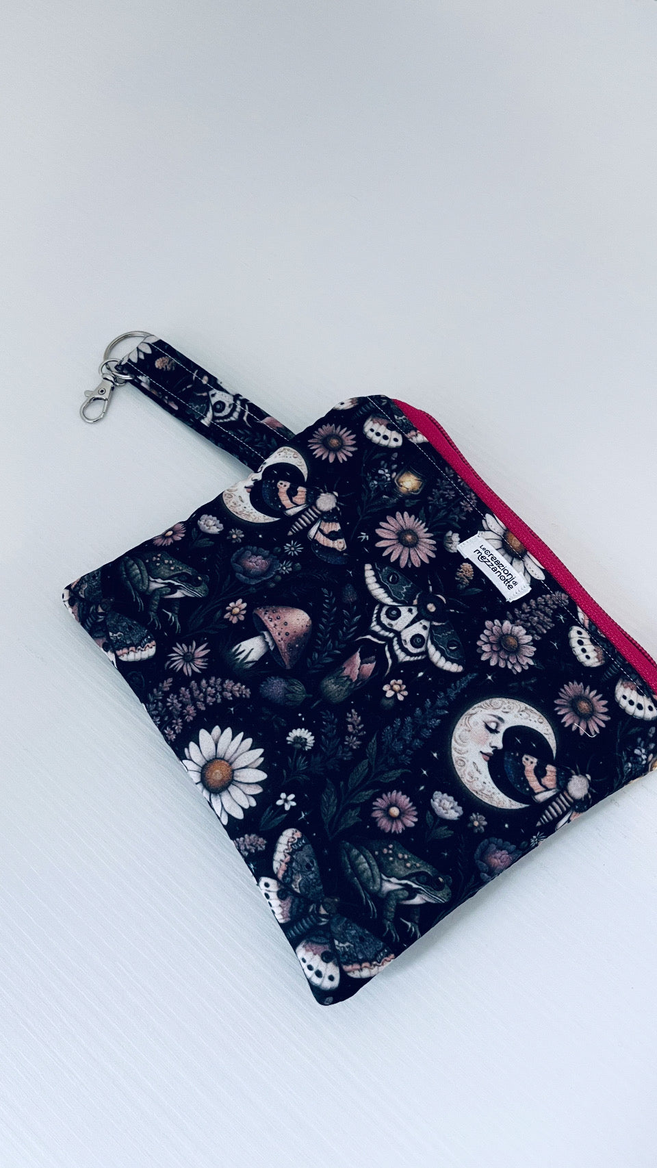 Mini flat portachiavi rana luna - pronta consegna